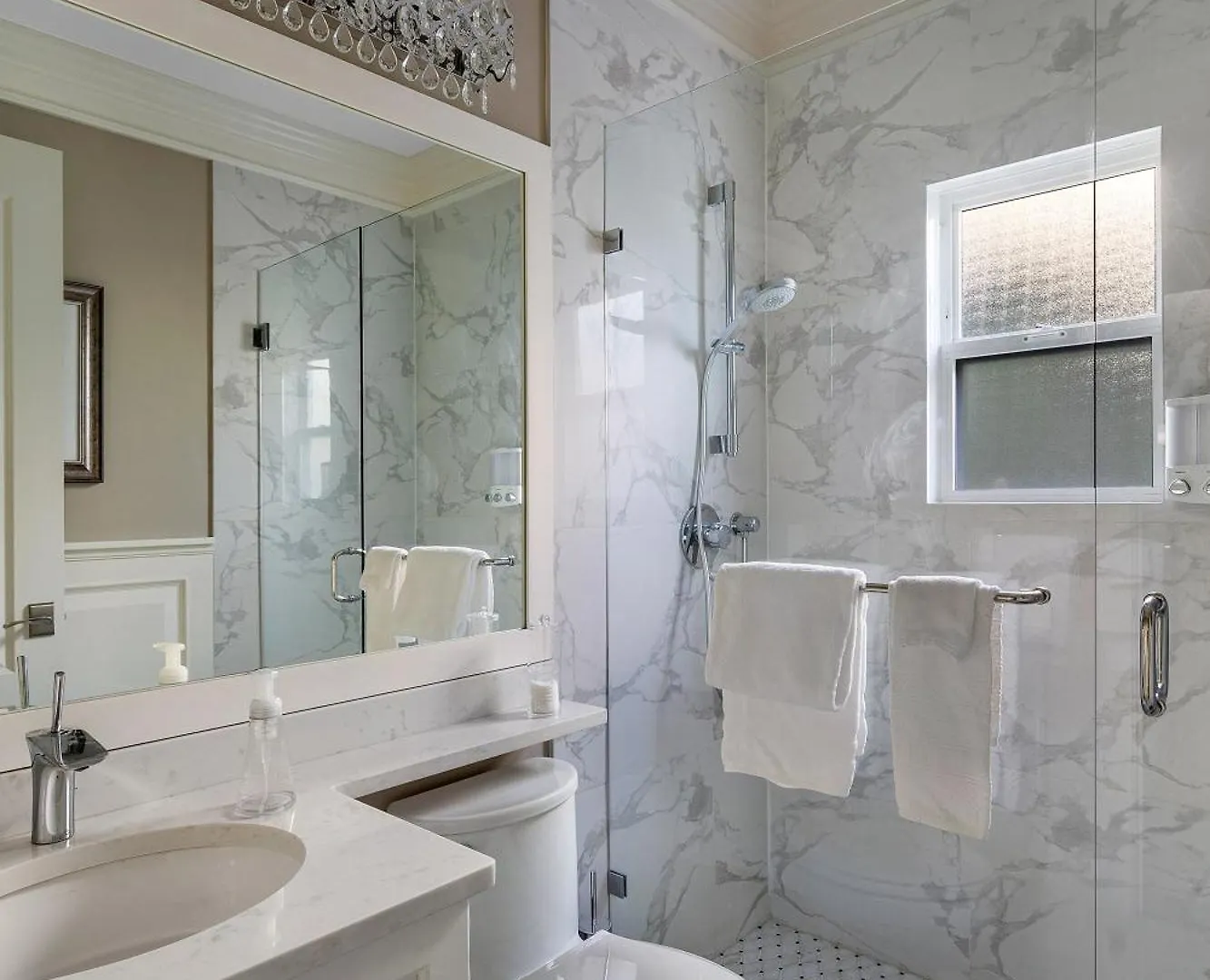 Luxurious Multi-Family Home In Vancouver West, 10 Mins Downtown Kanada