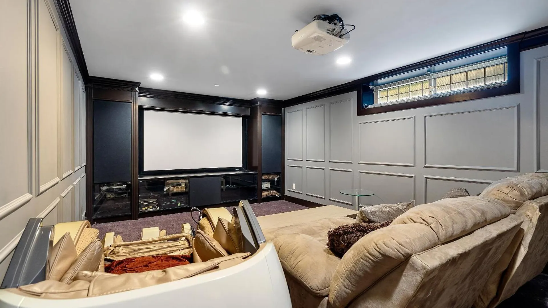 Luxurious Multi-Family Home In Vancouver West, 10 Mins Downtown