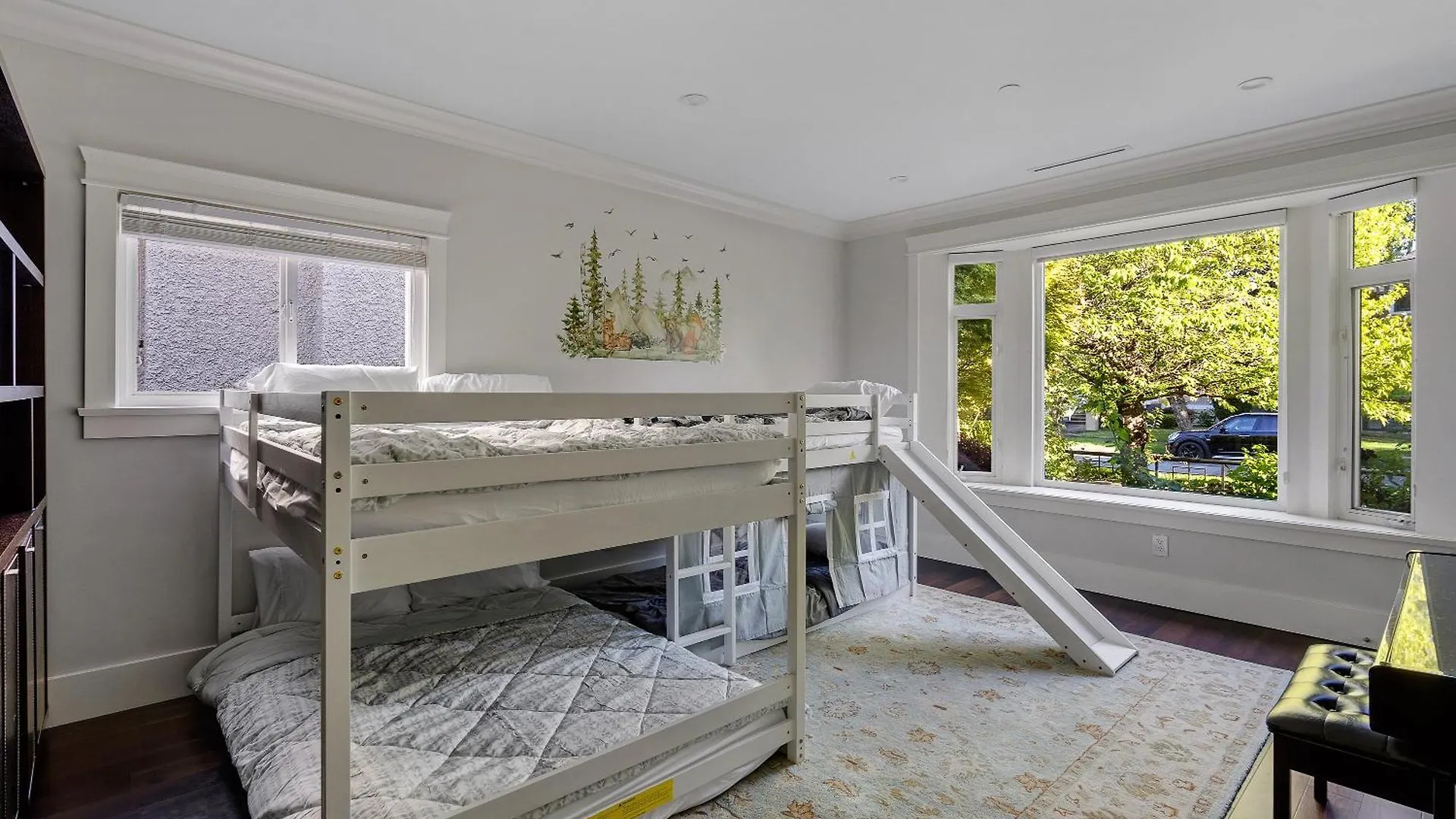 Holiday home Luxurious Multi-Family Home In Vancouver West, 10 Mins Downtown