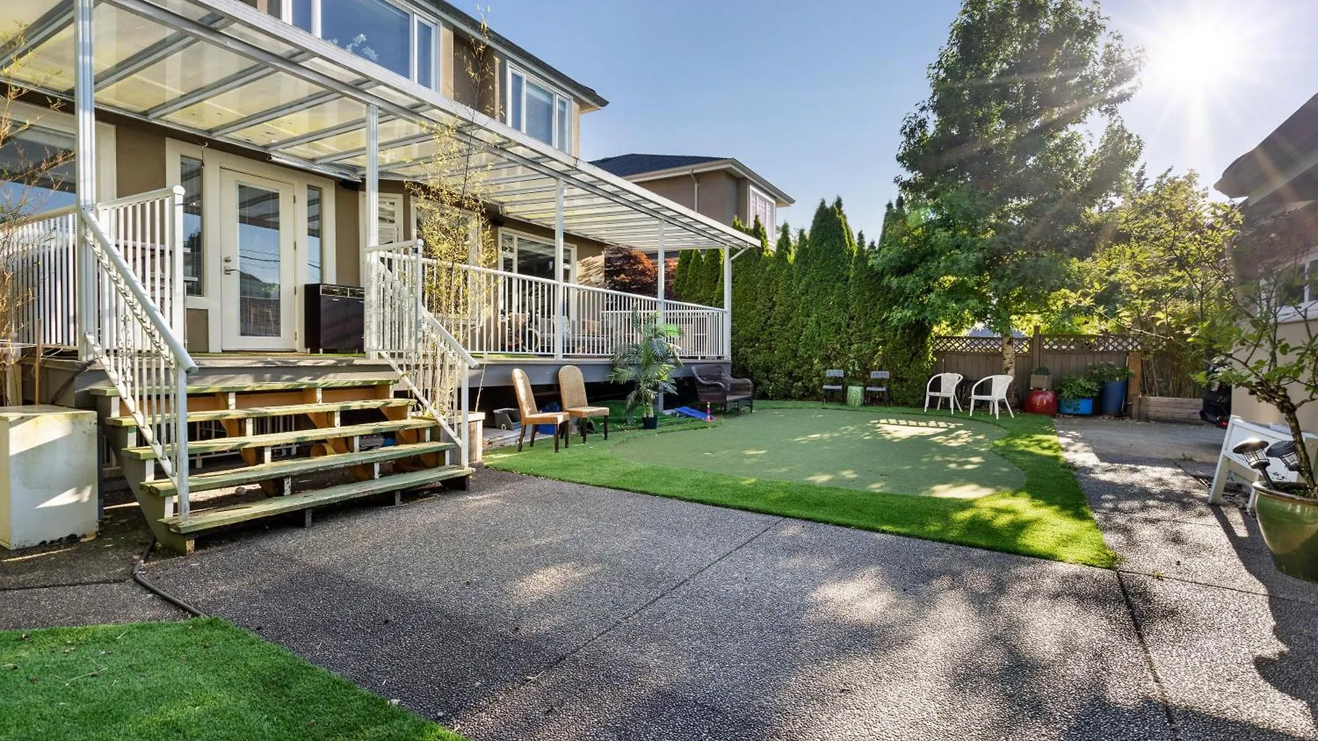 Luxurious Multi-Family Home In Vancouver West, 10 Mins Downtown Holiday home