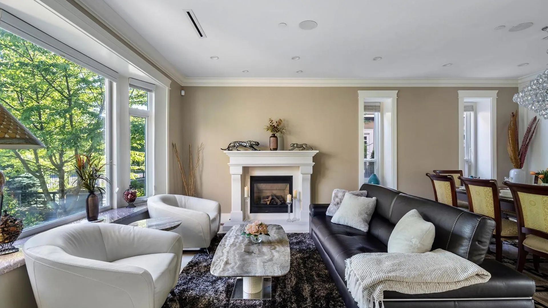 Luxurious Multi-Family Home In Vancouver West, 10 Mins Downtown