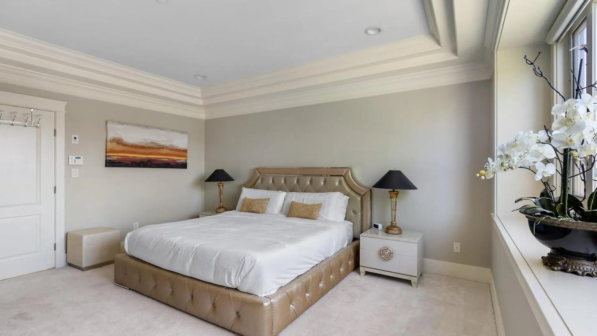 Holiday home Luxurious Multi-Family Home In Vancouver West, 10 Mins Downtown